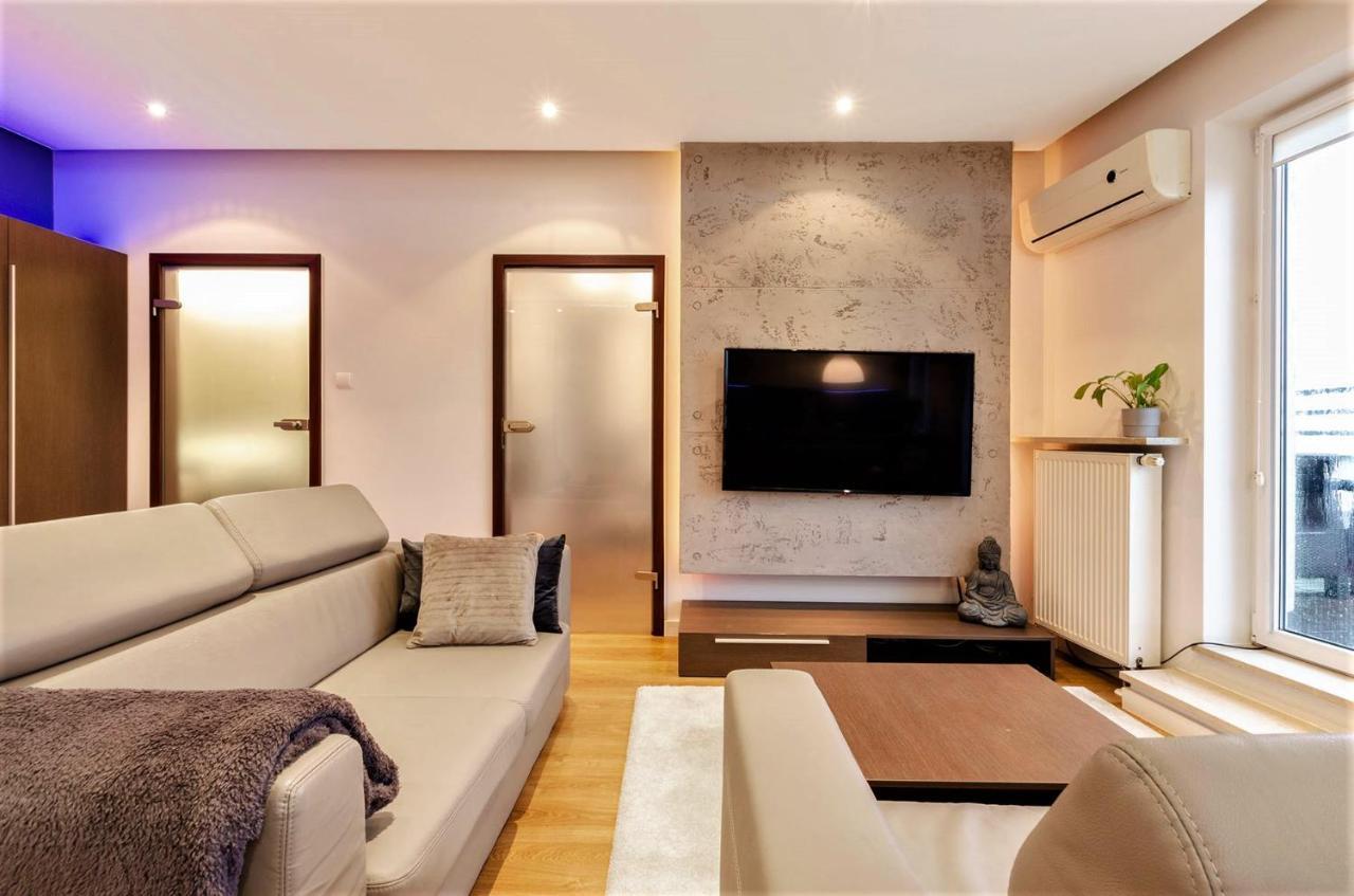 Lupoapartments Krolewska Penthouse Mandoria Parking Dostep Na Kod Lodz  Exterior photo