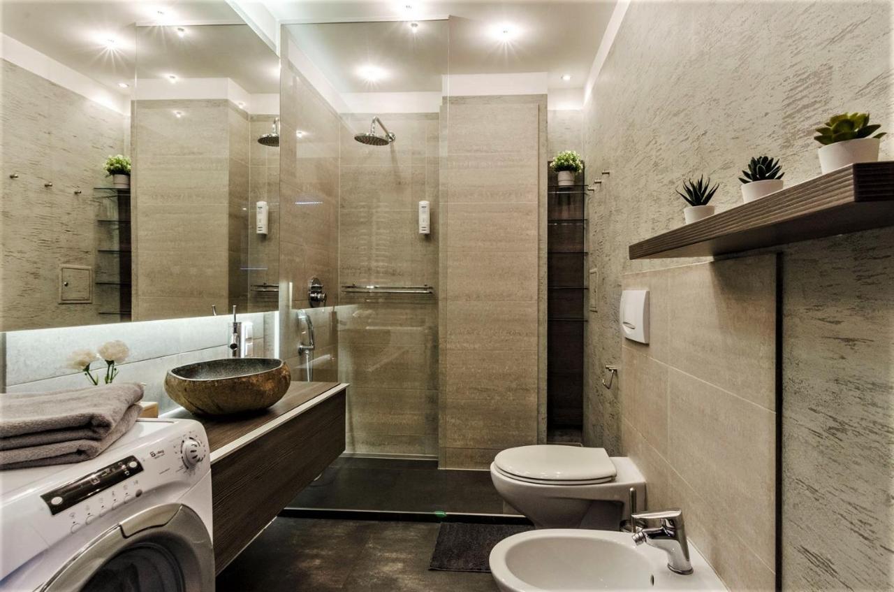 Lupoapartments Krolewska Penthouse Mandoria Parking Dostep Na Kod Lodz  Exterior photo